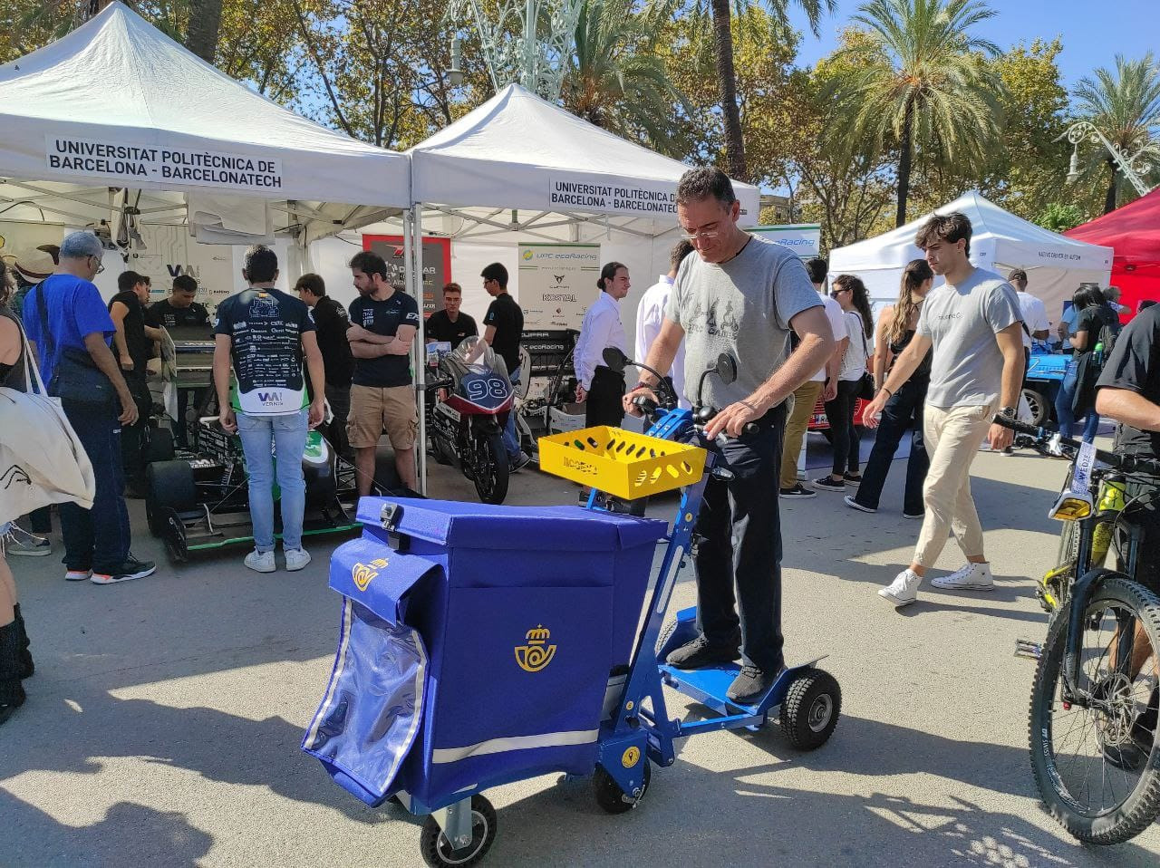 electric delivery trolley